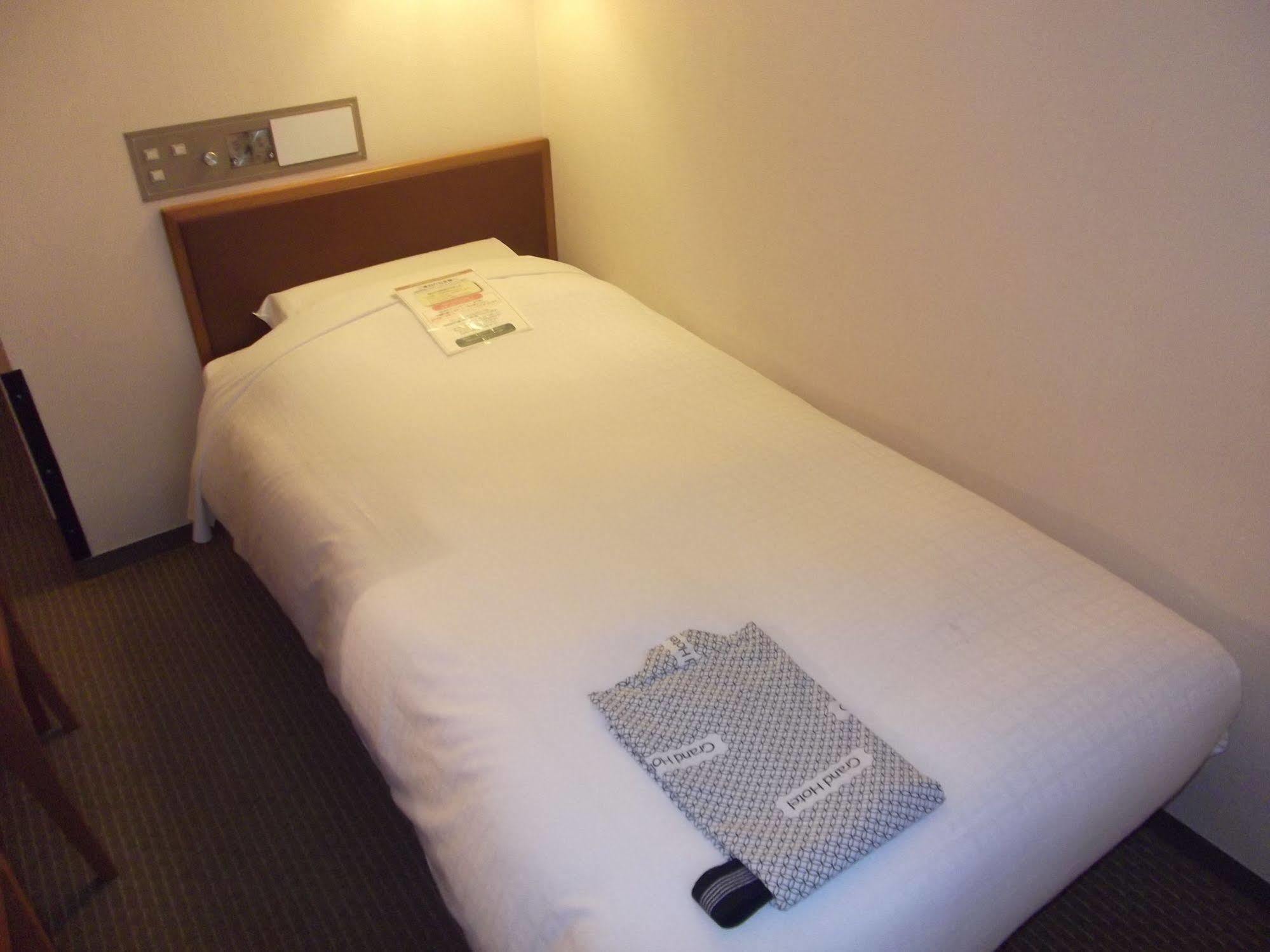 Ichikawa Grand Hotel Extérieur photo