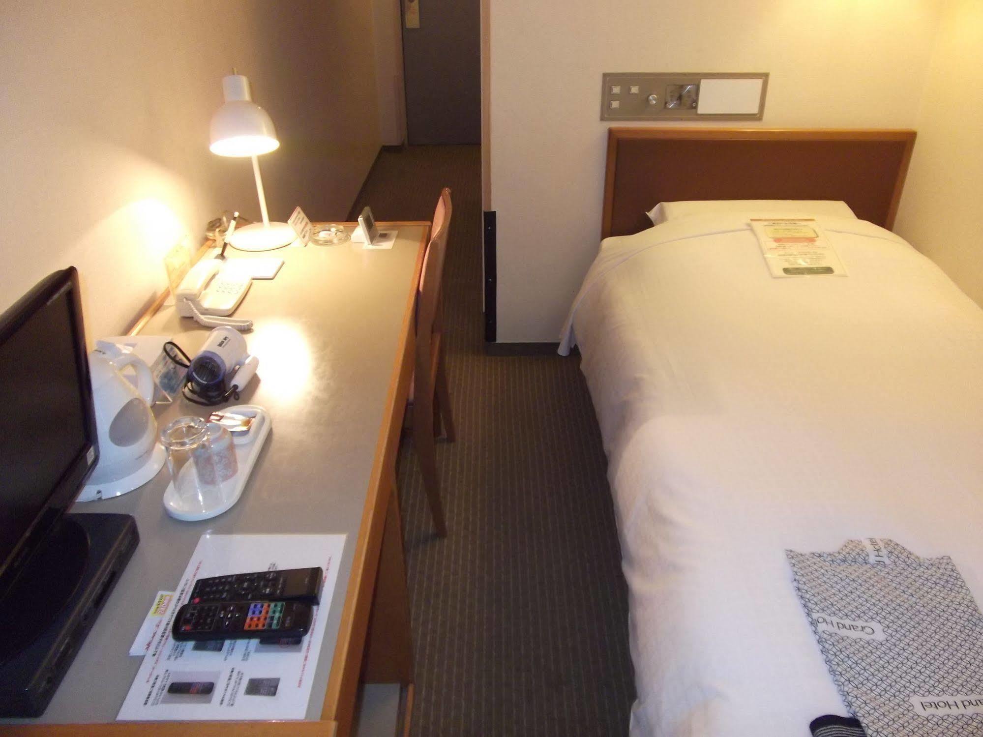 Ichikawa Grand Hotel Extérieur photo